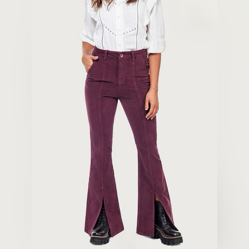 Womens Burgundy Bel Bottom Jeans Size Medium, Forever 21